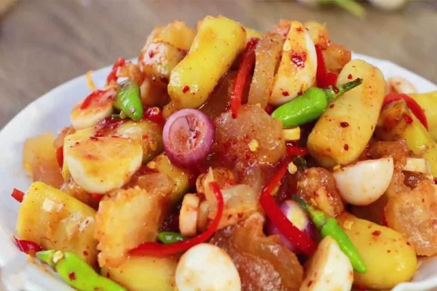 Gân bò sốt thái  15$