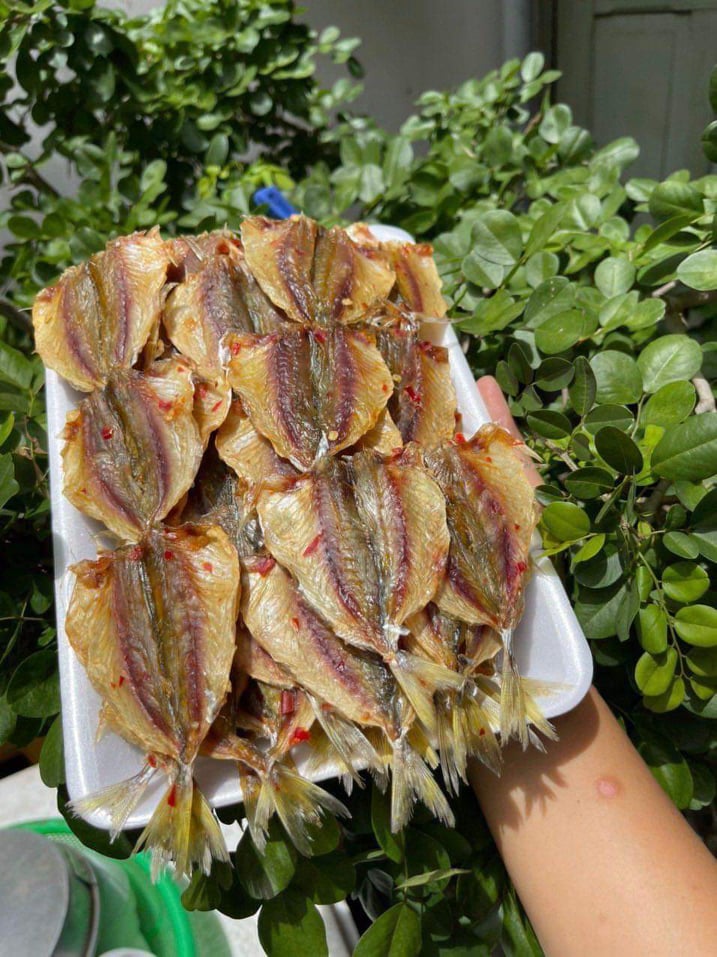 cá chỉ vàng 1kg